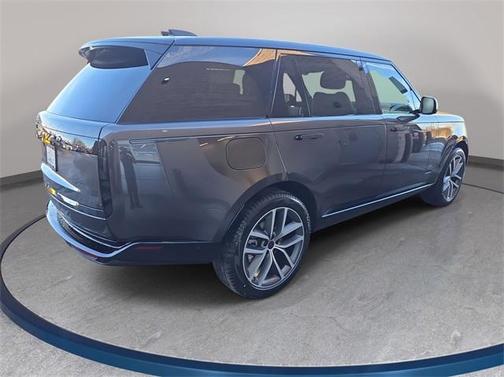 2026 Land Rover Range Rover P400 SE 7 Seat