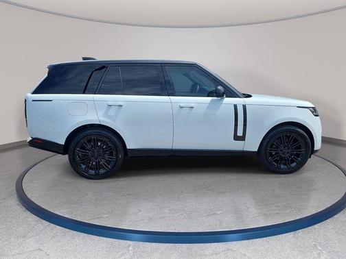 Fuji White 2026 Land Rover Range Rover P530 SE