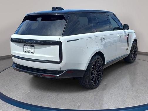 Fuji White 2026 Land Rover Range Rover P530 SE