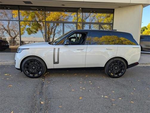 2025 Land Rover Range Rover P530 SE