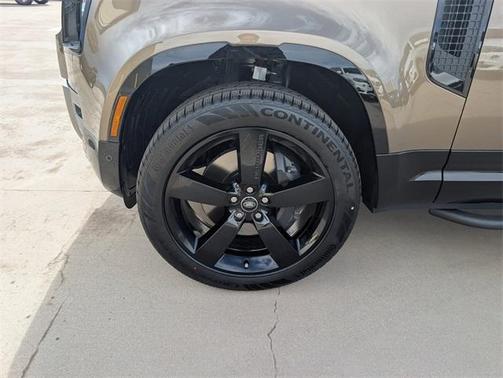 2025 Land Rover Defender P400 X-Dynamic SE