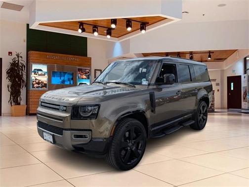 2025 Land Rover Defender P400 X-Dynamic SE