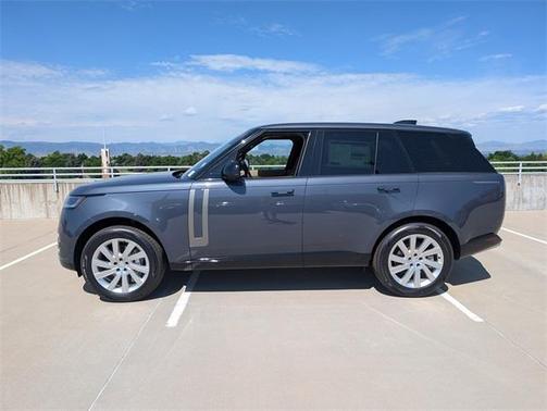 2025 Land Rover Range Rover P400 SE