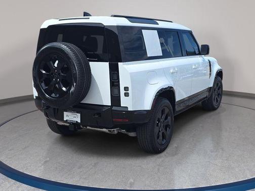 Fuji White 2026 Land Rover Defender P400 X-Dynamic SE