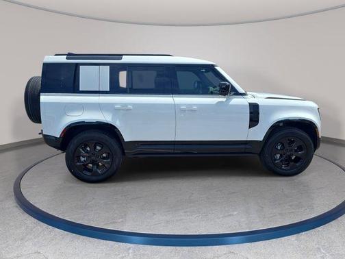 Fuji White 2026 Land Rover Defender P400 X-Dynamic SE