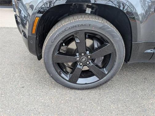 2025 Land Rover Defender P400 X-Dynamic SE