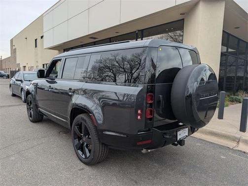 2025 Land Rover Defender P400 X-Dynamic SE