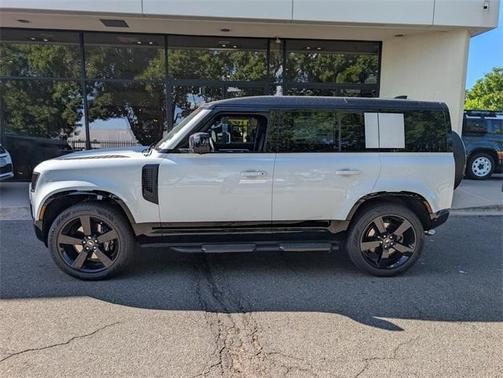 2025 Land Rover Defender P525 V8