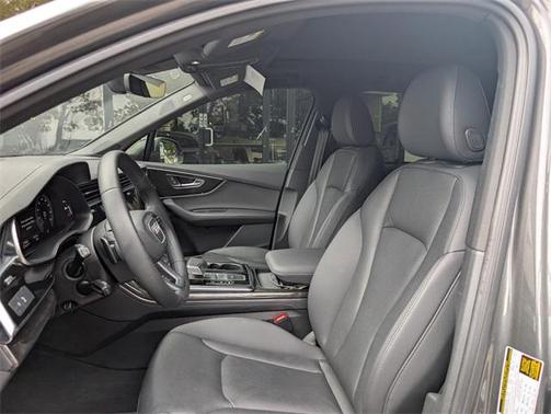 2023 Audi Q7 55 Premium Plus