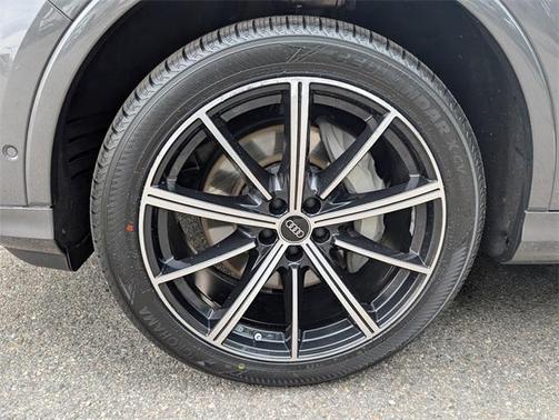 2023 Audi Q7 55 Premium Plus