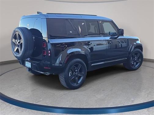 2024 Land Rover Defender P400 X-Dynamic SE