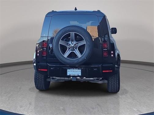 2024 Land Rover Defender P400 X-Dynamic SE