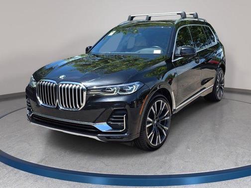 Black Sapphire Metallic 2021 BMW X7 xDrive40i