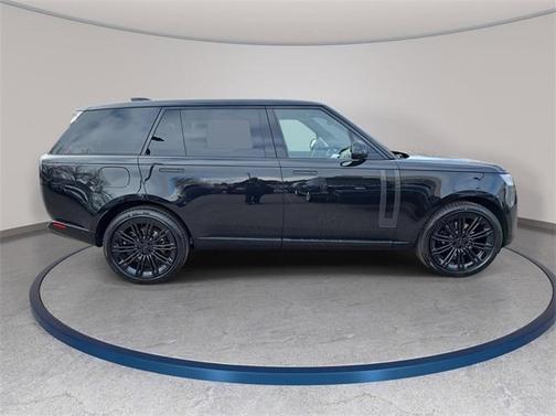 2026 Land Rover Range Rover P400 SE 7 Seat