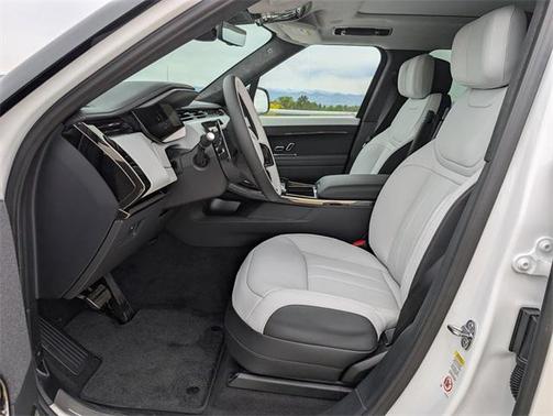 2025 Land Rover Range Rover Sport P550 Autobiography