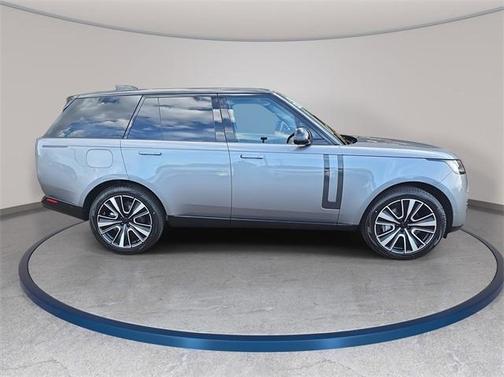 2026 Land Rover Range Rover P400 SE