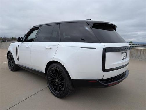 2025 Land Rover Range Rover P530 SE