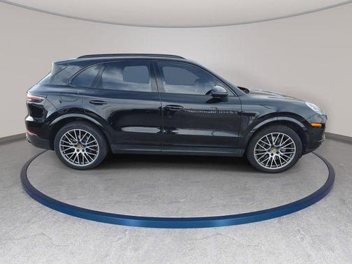 2023 Porsche Cayenne 