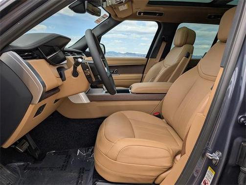 2025 Land Rover Range Rover P530 SE