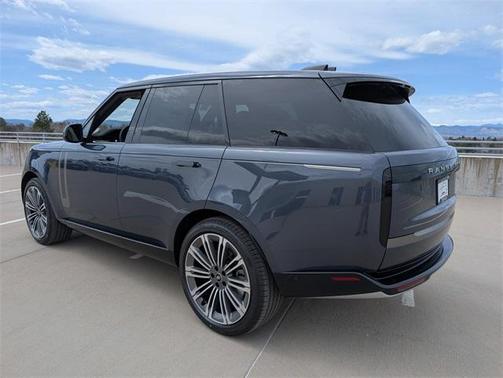 2025 Land Rover Range Rover P530 SE