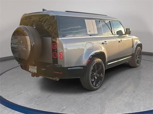 2024 Land Rover Defender P400 X-Dynamic SE