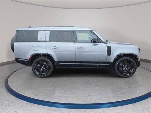 2024 Land Rover Defender P400 X-Dynamic SE