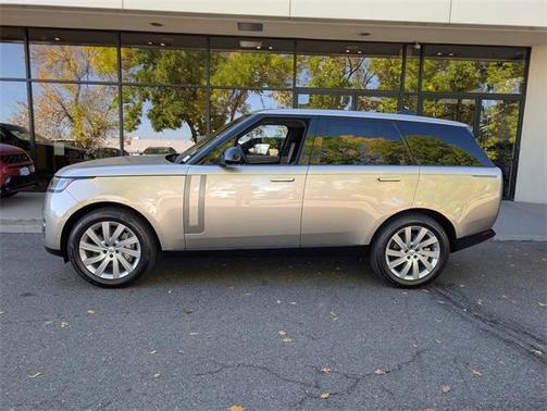 2025 Land Rover Range Rover P400 SE