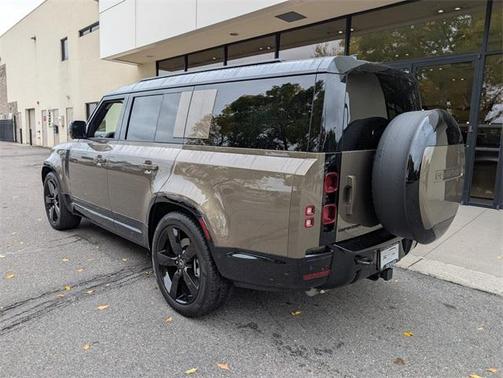 2025 Land Rover Defender P400 X-Dynamic SE