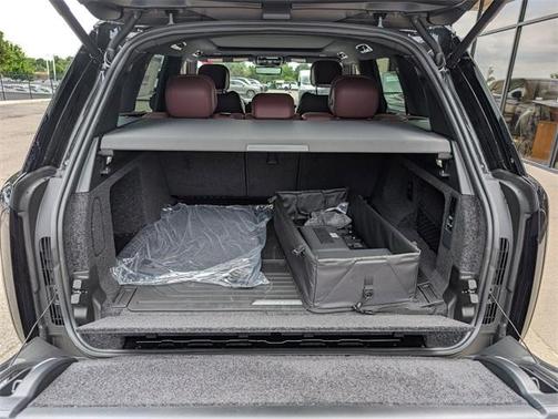 2025 Land Rover Range Rover P400 SE