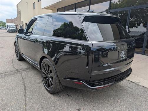 2025 Land Rover Range Rover P400 SE