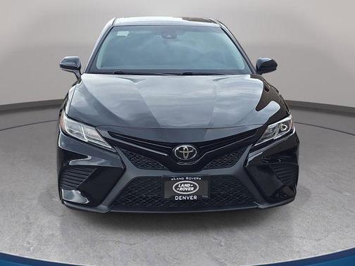 Midnight Black Metallic 2018 Toyota Camry SE