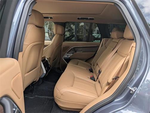 2025 Land Rover Range Rover P400 SE