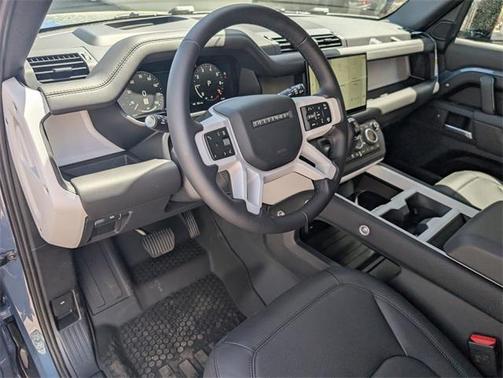 2025 Land Rover Defender P400 S
