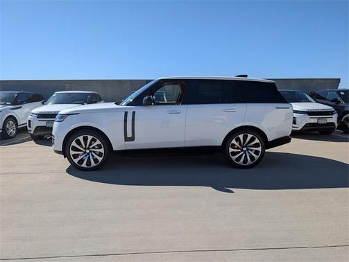 2025 Land Rover Range Rover P530 SE