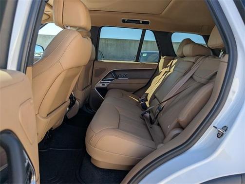 2025 Land Rover Range Rover P530 SE