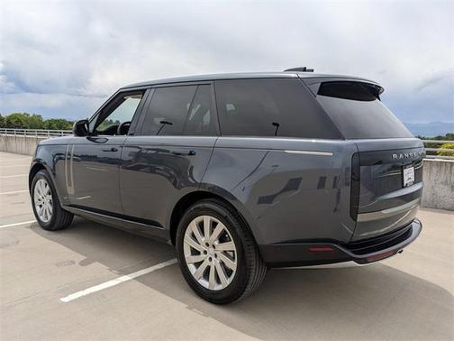 2025 Land Rover Range Rover P400 SE