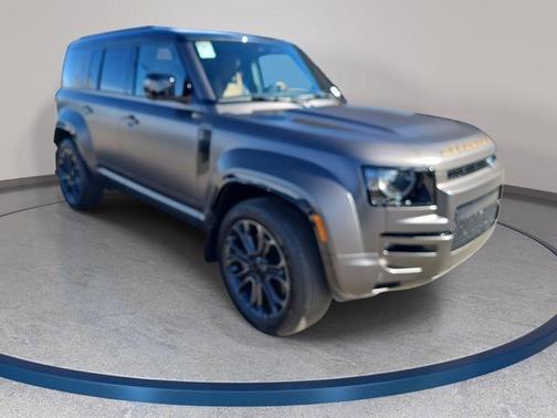 2025 Land Rover Defender V8