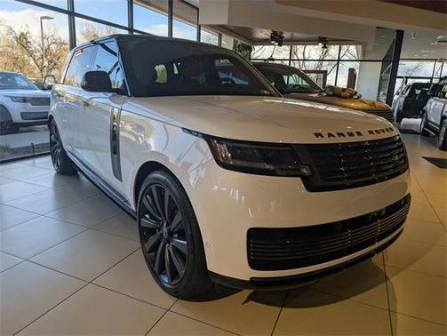 2025 Land Rover Range Rover P615 SV