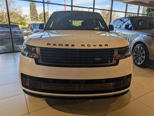 2025 Land Rover Range Rover P615 SV