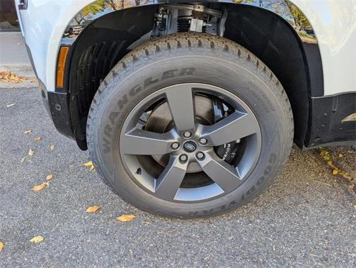 2025 Land Rover Defender P525 V8