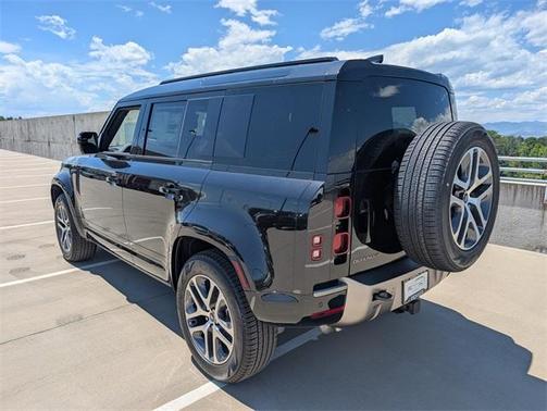 2025 Land Rover Defender P400 X-Dynamic SE