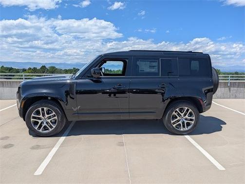 2025 Land Rover Defender P400 X-Dynamic SE