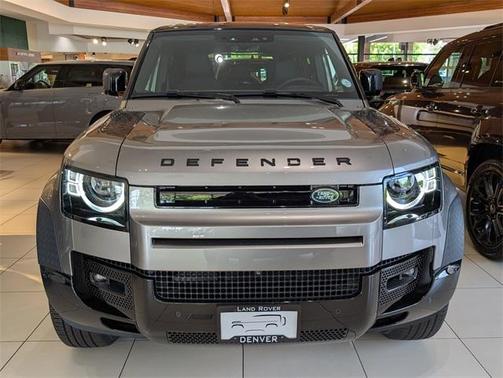 2025 Land Rover Defender P400 X-Dynamic SE
