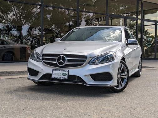 Photo 2 of 31 of 2016 Mercedes-Benz E-Class E 350 4MATIC
