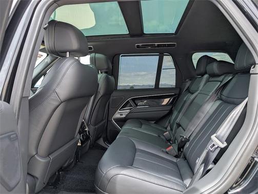 2025 Land Rover Range Rover P530 SE