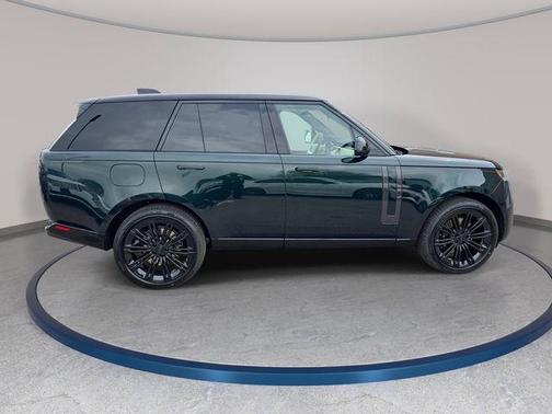British Racing Green 2026 Land Rover Range Rover P530 SE