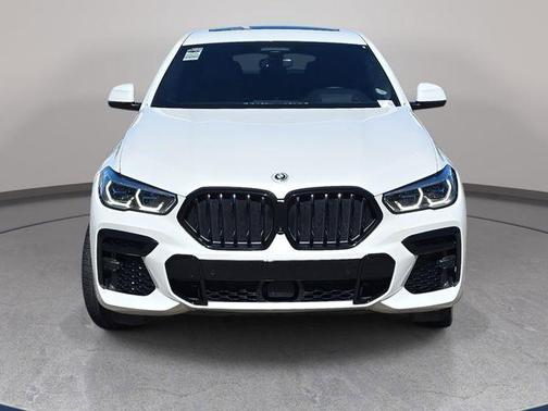 Mineral White Metallic 2022 BMW X6 M50i