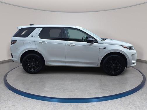 Fuji White 2025 Land Rover Discovery Sport S