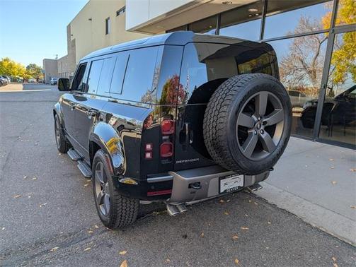 2025 Land Rover Defender P500 X-Dynamic SE