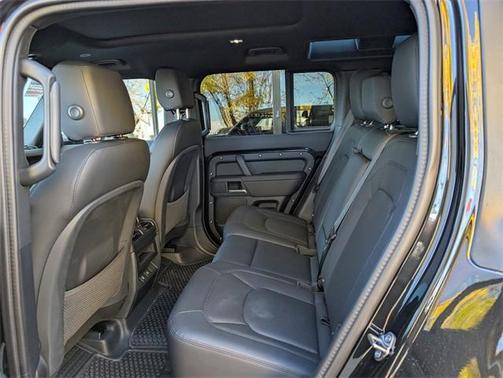 2025 Land Rover Defender P500 X-Dynamic SE